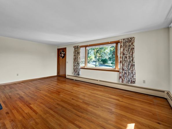 10 Jeanette Road, Danbury CT 06811