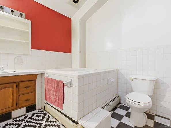 184 Putting Green Road, Trumbull CT 06611