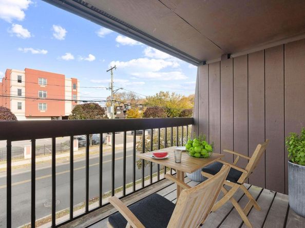 25 2nd Street APT B4, Stamford CT 06905