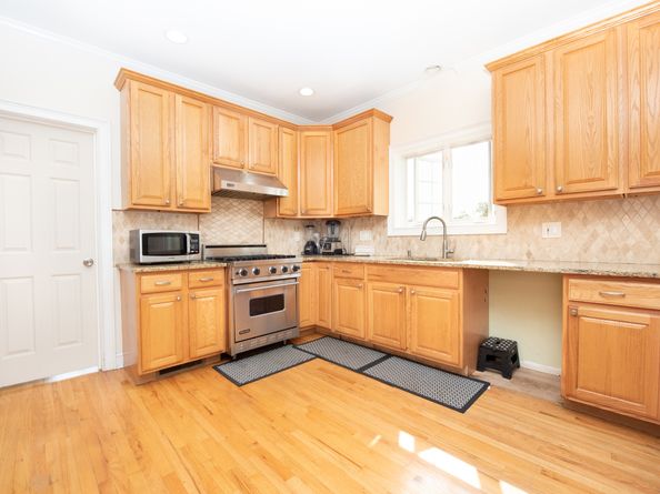 15 Tavern Rock Road, Stratford CT 06614