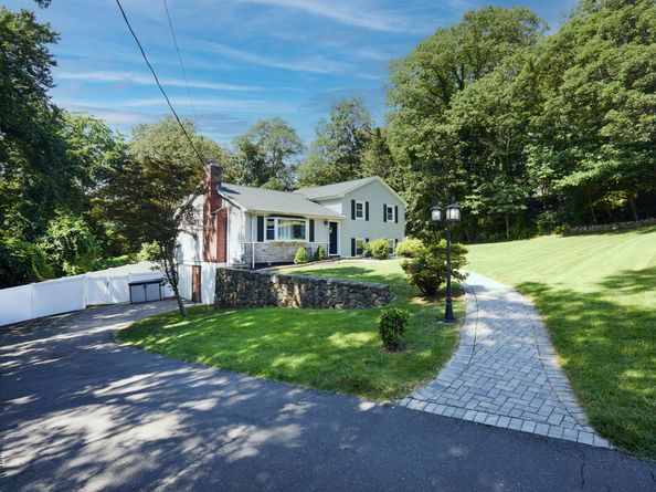 12 Sunnycrest Road, Trumbull CT 06611