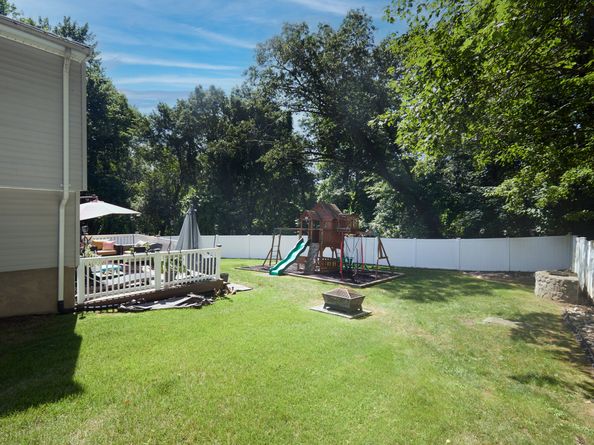12 Sunnycrest Road, Trumbull CT 06611