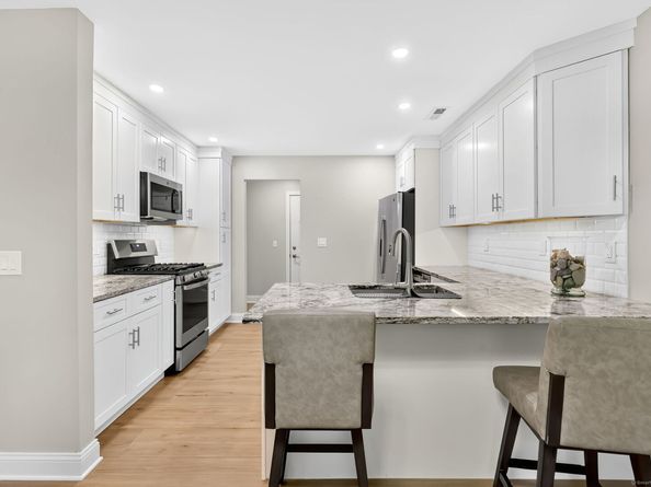 302 Fairmount Drive B, Monroe CT 06468