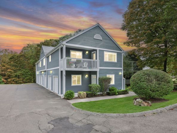 302 Fairmount Drive B, Monroe CT 06468