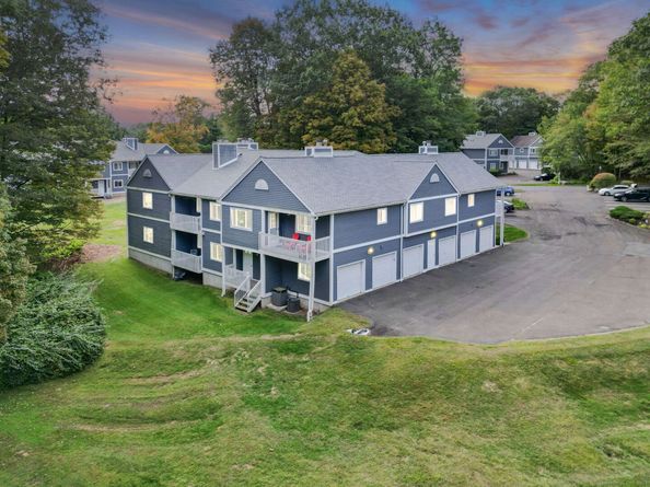 302 Fairmount Drive B, Monroe CT 06468