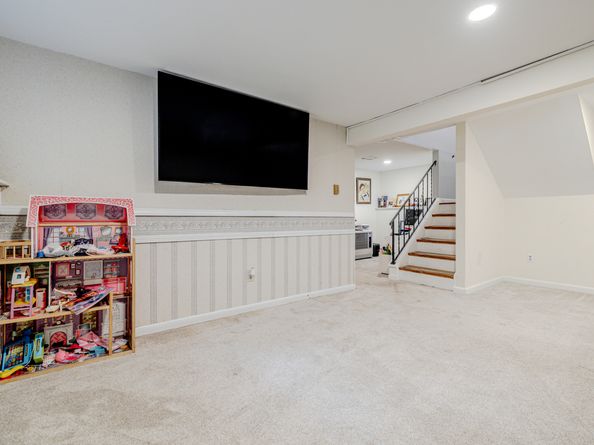 85 Padanaram Road, Danbury CT 06811