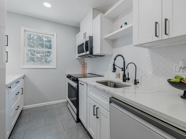 85 Padanaram Road, Danbury CT 06811