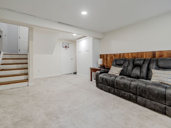 85 Padanaram Road, Danbury CT 06811