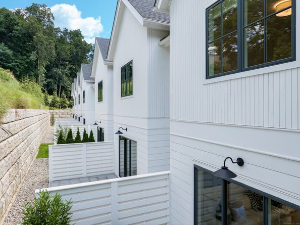 785 Post Road E 102, Westport CT 06880