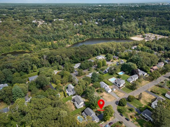 72 Mohican Hill Road, Fairfield CT 06825