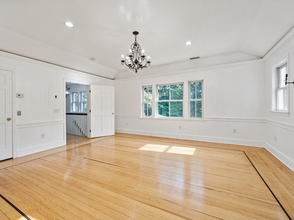 2921 Nichols Avenue, Trumbull CT 06611