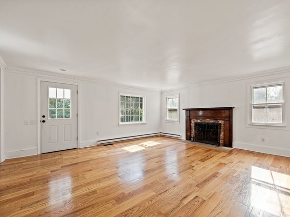 2921 Nichols Avenue, Trumbull CT 06611