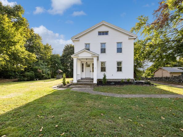 2921 Nichols Avenue, Trumbull CT 06611