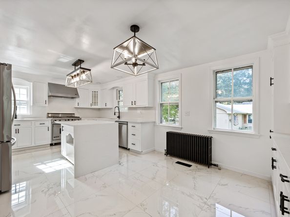 2921 Nichols Avenue, Trumbull CT 06611