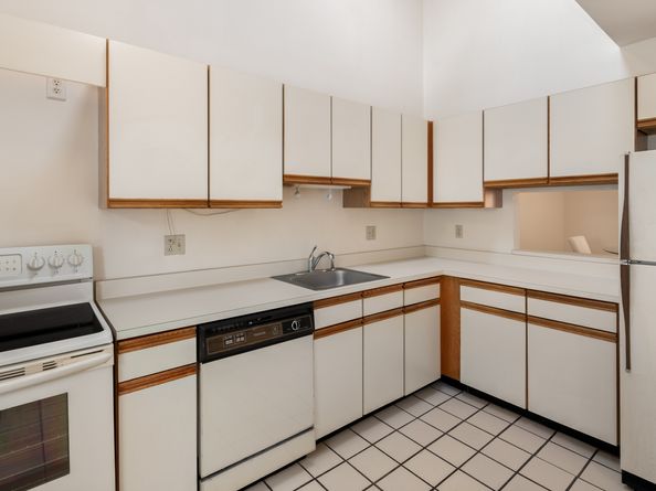 2437 Bedford Street F20, Stamford CT 06905