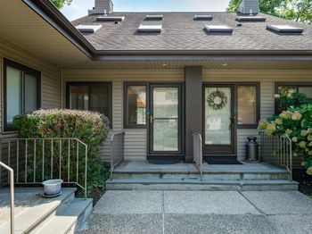 2437 Bedford Street