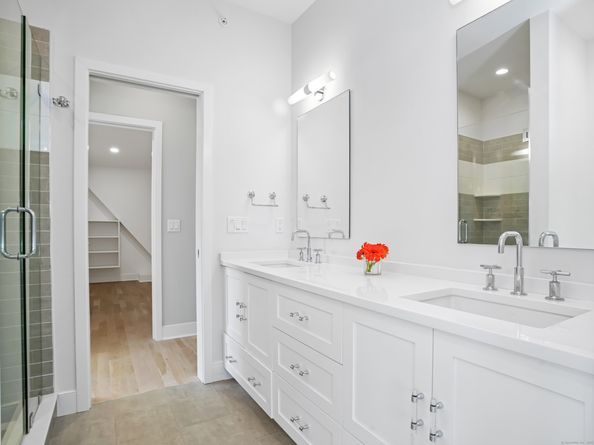 21 Beaumont Street 21, Fairfield CT 06824