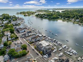 111 Rowayton Avenue 302, Norwalk CT 06853