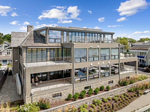 111 Rowayton Avenue 302, Norwalk CT 06853