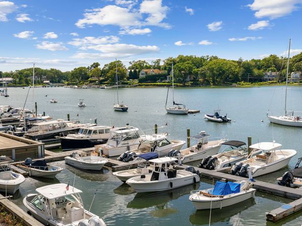 111 Rowayton Avenue 302, Norwalk CT 06853