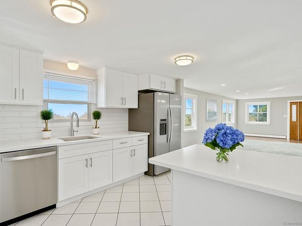 44 Washington Parkway, Stratford CT 06615