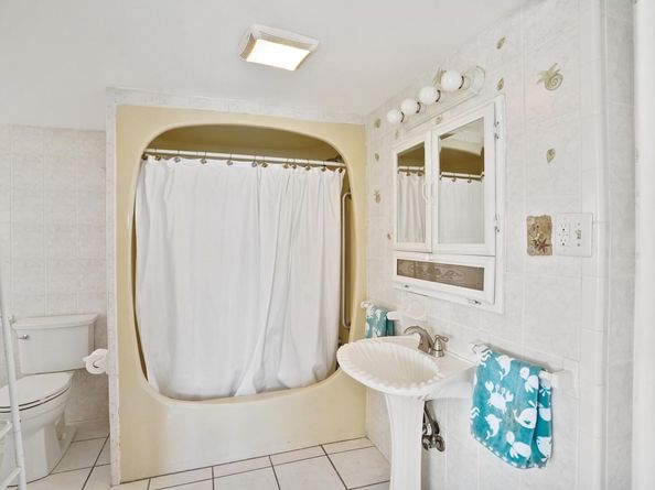 44 Washington Parkway, Stratford CT 06615