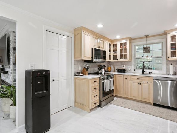 178 Church Street, Monroe CT 06468