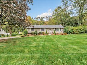 118 Greenbrier Road, Trumbull CT 06611
