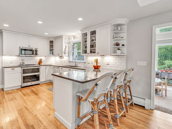 118 Greenbrier Road, Trumbull CT 06611