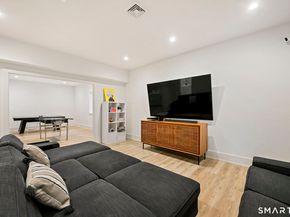 9 White Barns Lane, Norwalk CT 06851