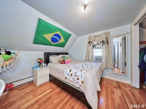 31 Elm Court, Bridgeport CT 06606