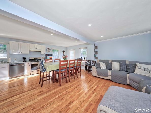 31 Elm Court, Bridgeport CT 06606