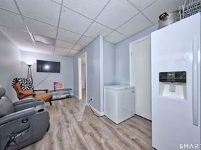 31 Elm Court, Bridgeport CT 06606