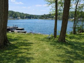 20 N Lake Shore Drive, Brookfield CT 06804