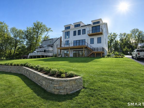 20 N Lake Shore Drive, Brookfield CT 06804