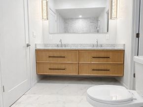 20 N Lake Shore Drive, Brookfield CT 06804