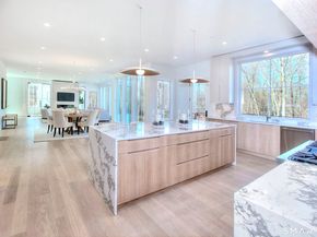 8 Loretta Court, Westport CT 06880