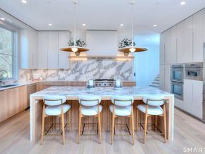 8 Loretta Court, Westport CT 06880