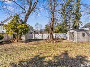 167 Hollow Tree Ridge Road, Darien CT 06820