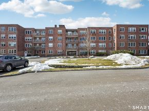 4 Putnam Hill 4F, Greenwich CT 06830