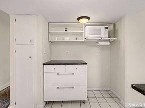 24 Saint Johns Place 4, New Canaan CT 06840