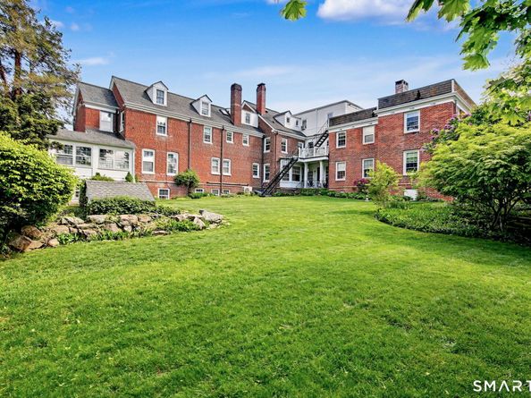 24 Saint Johns Place 4, New Canaan CT 06840