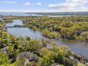13 Sunswyck Road, Darien CT 06820