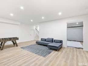 13 Sunswyck Road, Darien CT 06820