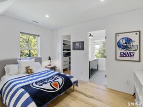 13 Sunswyck Road, Darien CT 06820