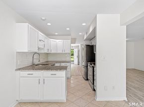 6 Caroline Farms Road 4, Greenwich CT 06807