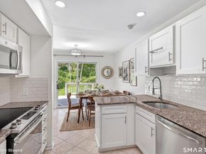 6 Caroline Farms Road 4, Greenwich CT 06807