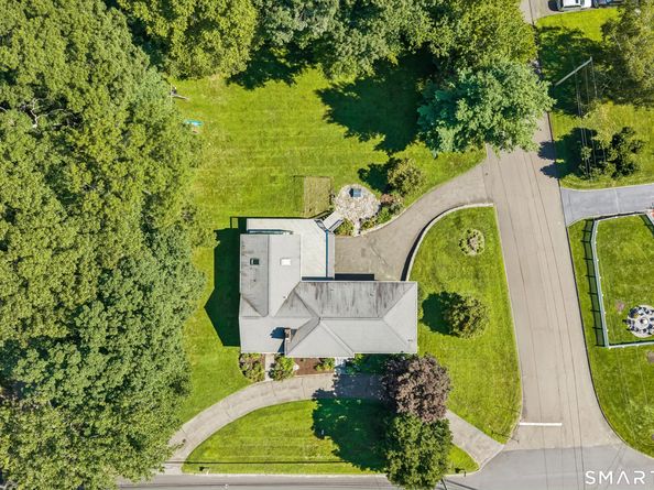 41 Federal Road, Shelton CT 06484