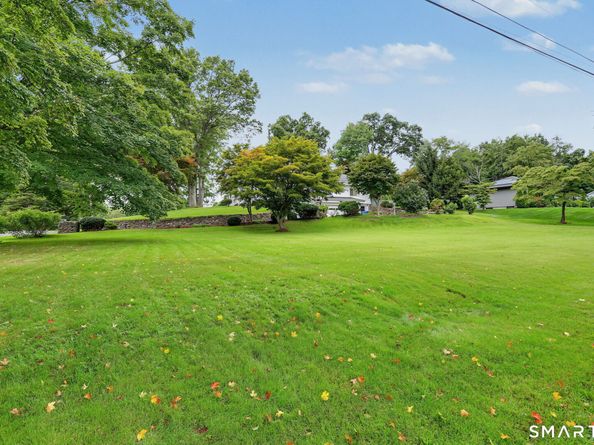 17 Little Plain Road, Trumbull CT 06611