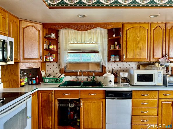 370 Kent Avenue, Bridgeport CT 06610